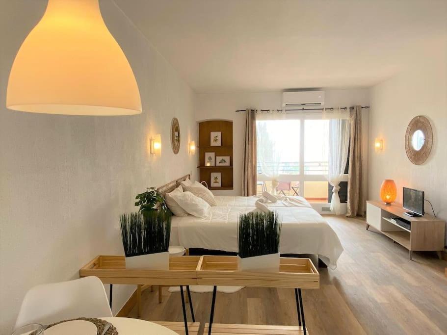 אלבופיירה Studio With Great Sea View, Near The Beach, With Ac And Pools מראה חיצוני תמונה