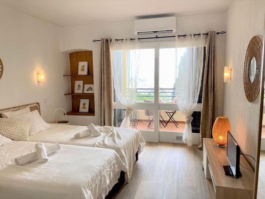 אלבופיירה Studio With Great Sea View, Near The Beach, With Ac And Pools מראה חיצוני תמונה